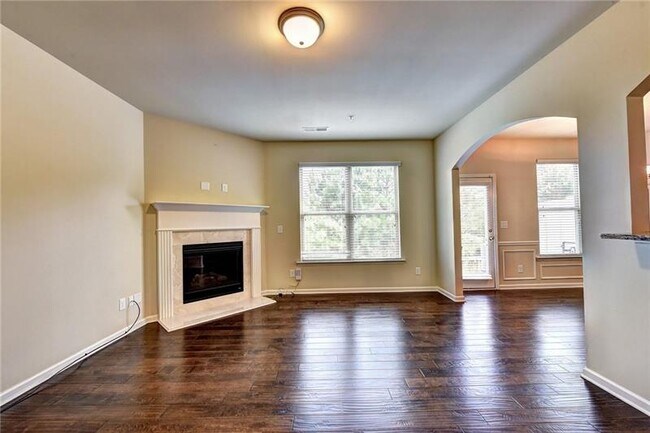 Building Photo - 3376 Castleberry Village Cir