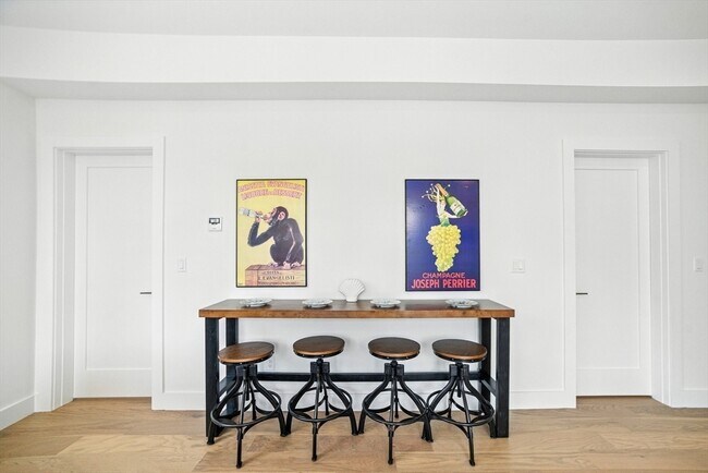 Building Photo - 38 Hichborn St