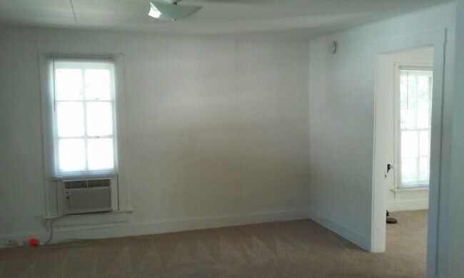 Foto del edificio - 311 Plymouth Ave NE