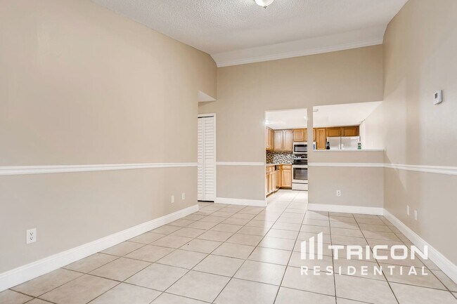 Building Photo - 1423 La Paloma Cir