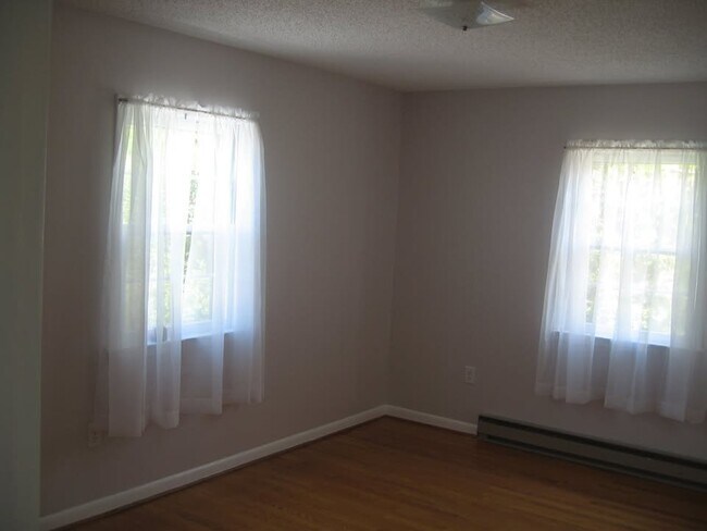 Foto del edificio - 737 1/2 Winchester Ave