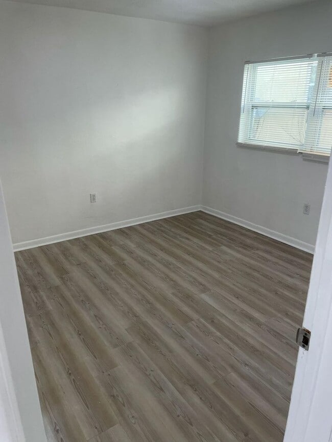 Foto del edificio - 1424 Spring Ln