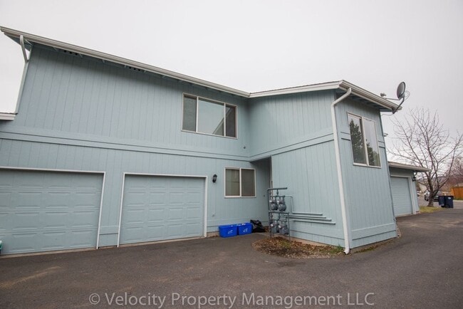 Building Photo - M150
