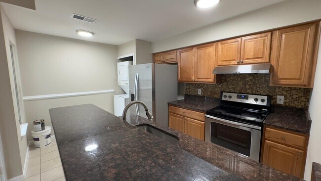 Building Photo - 8623 Beekman Pl