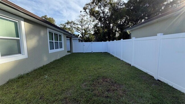 Foto del edificio - 706 S Thacker Ave