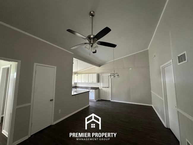 Building Photo - Stunning 3BR/2BA Bartlett Home | Vaulted Ceilings, Kitchen Island & Covered Patio