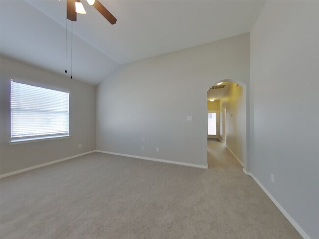 Foto del edificio - 3963 Mossy Spring Ln