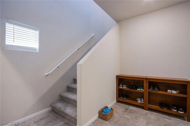 Building Photo - 480 Via Renata