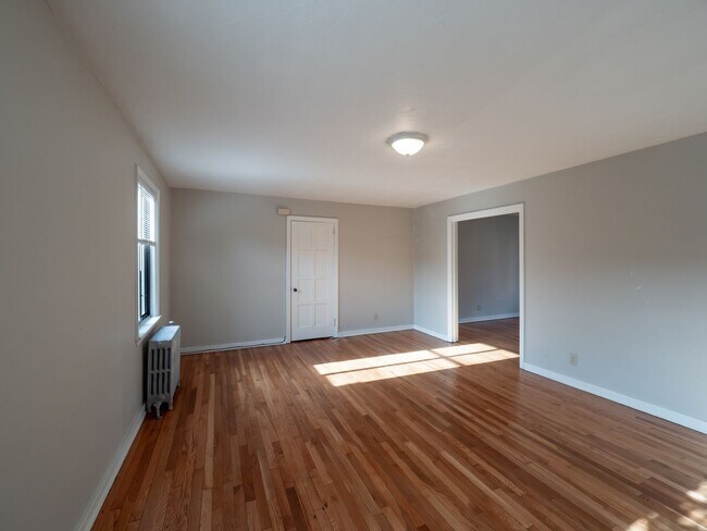 Building Photo - 131 Edgewood Ave