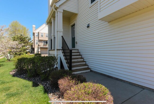Building Photo - 13645 Brick Path