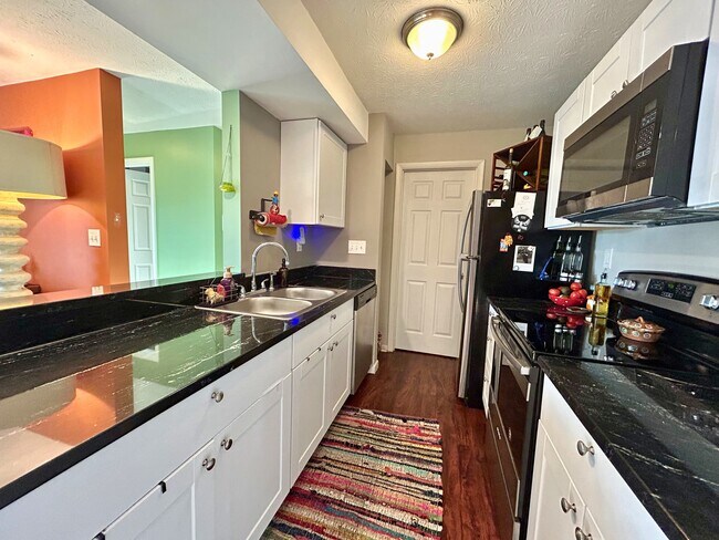 Foto del edificio - 8831 Eagleview Dr