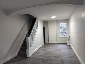 Building Photo - 547 Centre St