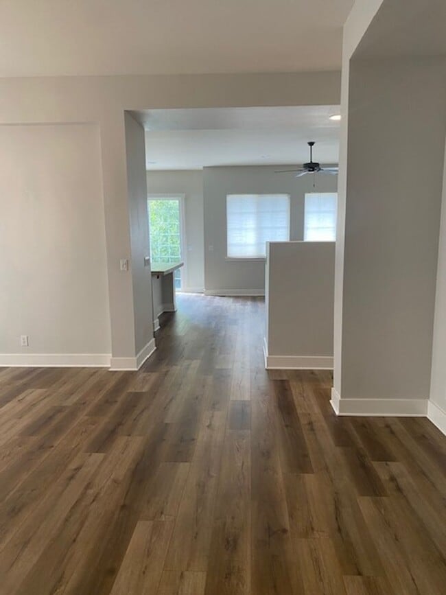 Building Photo - Sweet, perfect 10 located in Caughlin Ranc...