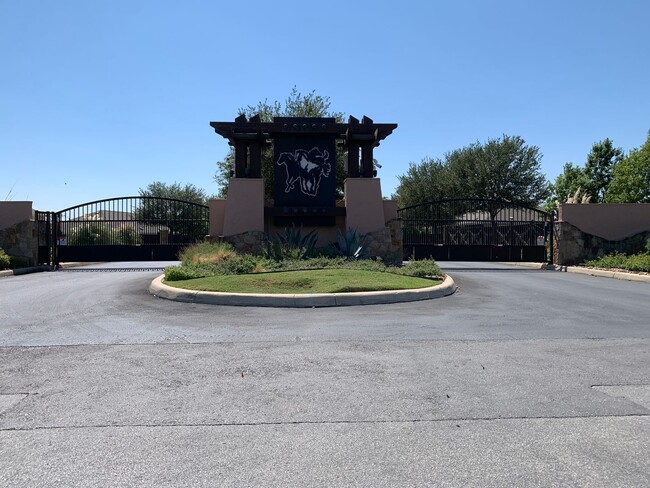 Building Photo - Breathtaking 3 Bedroom Home In Gated Commu...