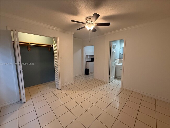 Building Photo - 2424 SW 18th Ave