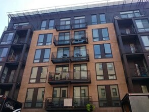 Building Photo - 55 Alpine St