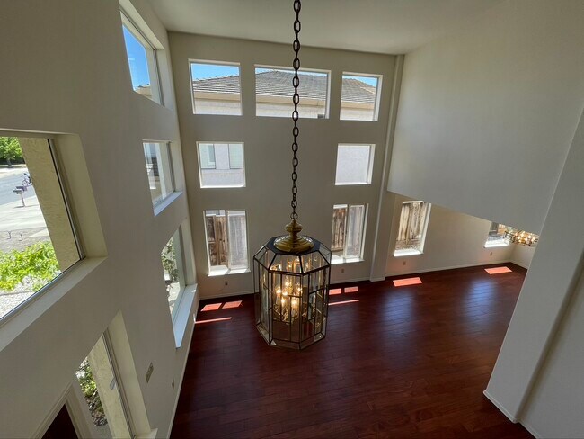 Building Photo - 2426 Carpinteria Dr