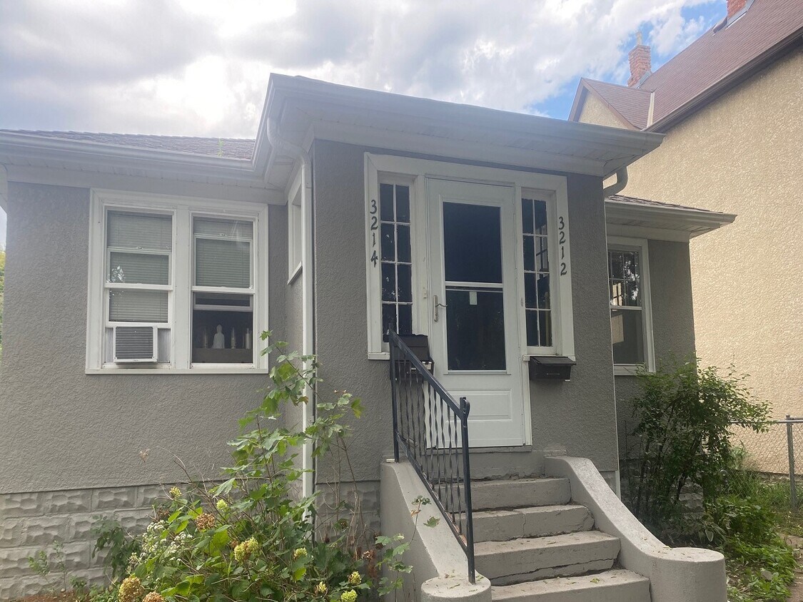 Primary Photo - 3214 19th Ave S