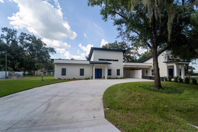 Foto del edificio - 2902 Robinson Rd