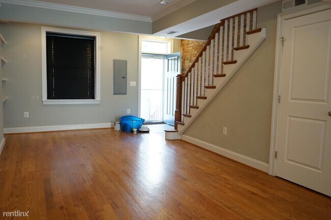 Building Photo - 2 br, 1.5 bath House - 208 N St NW