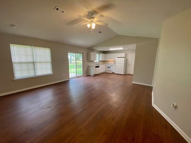 Building Photo - 611 Basil Ct