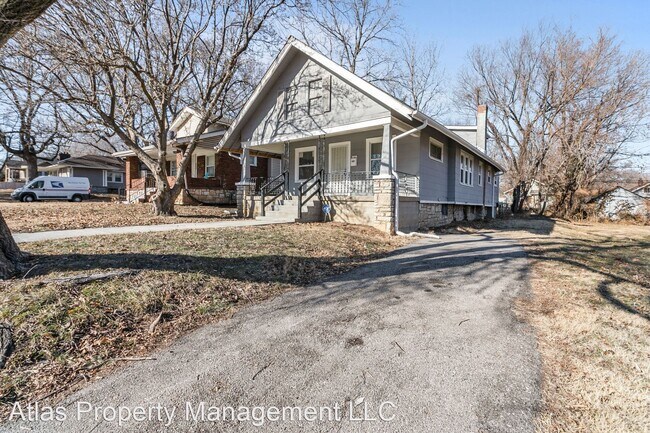 Building Photo - 2 br, 1 bath House - 2404 E 68th Terrace