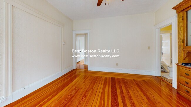 Building Photo - 93 Capen St