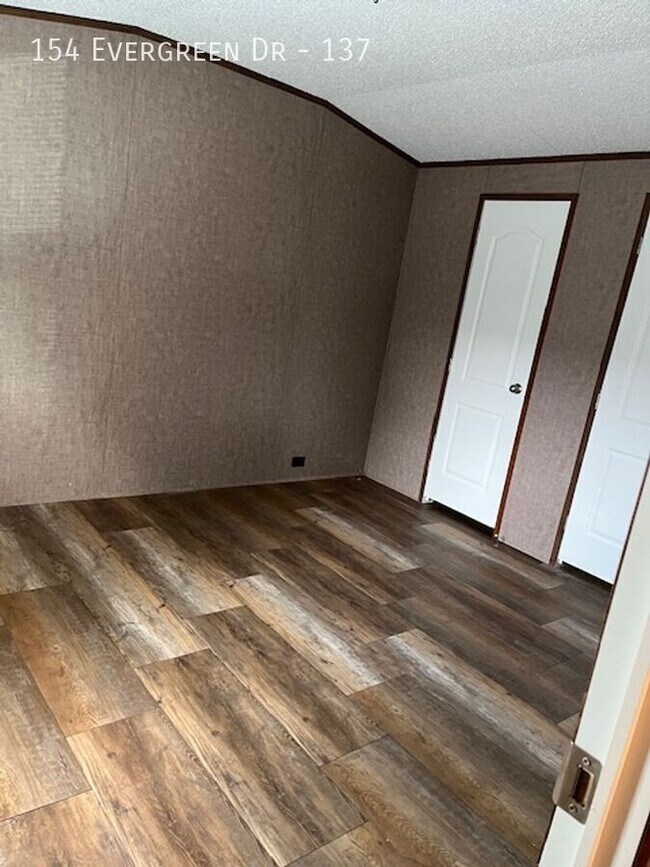 Foto del edificio - 154 Evergreen Dr