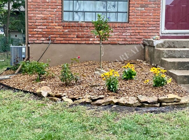 Foto del edificio - Updated 3 Bed and 2 Bath Duplex in Olathe-...
