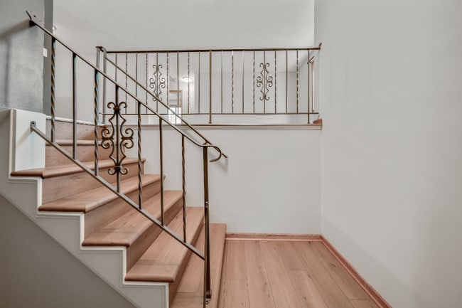 Building Photo - 13499 73rd Pl N