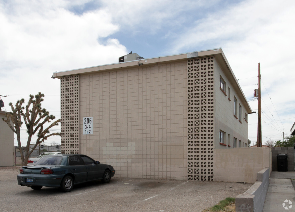 Foto del edificio - 206 Kola St