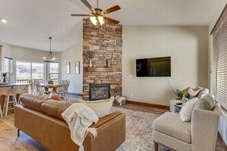 Building Photo - 555 S Huntridge Cir