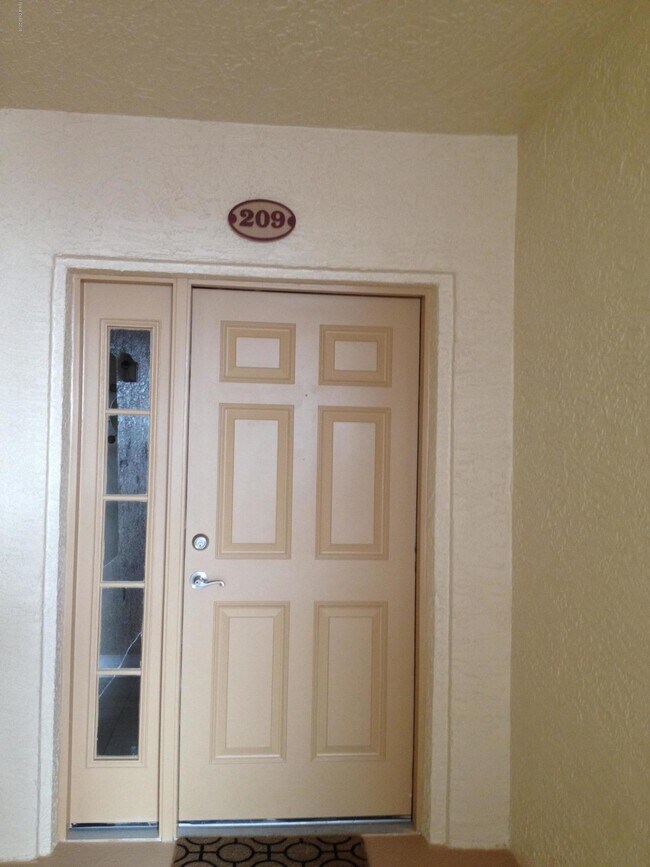 Building Photo - 817 Mystic Dr