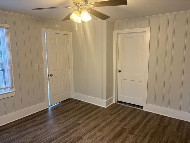 Building Photo - 4085 Porter St