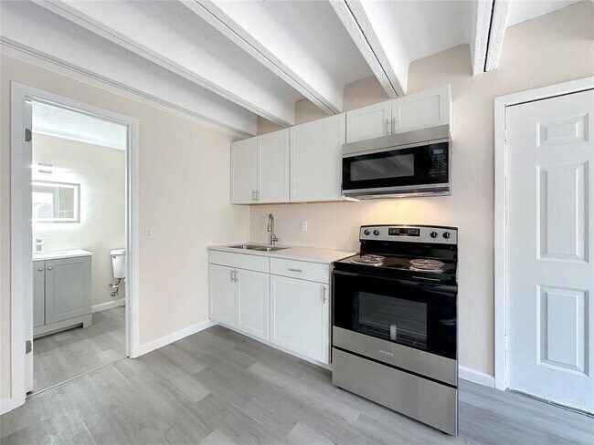Foto del edificio - 5920 Lago Vista Way