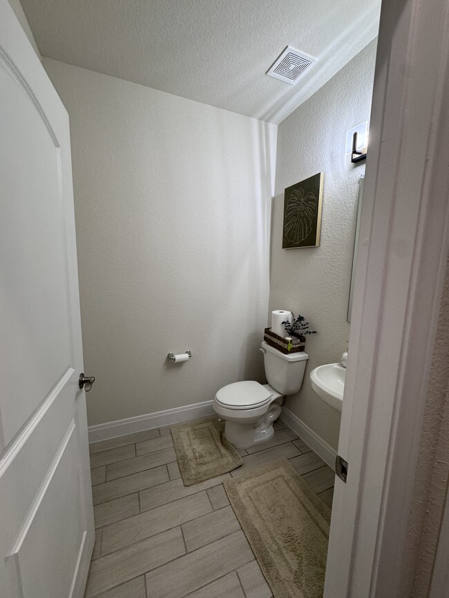 powder room - 17012 Pleasanton Cv