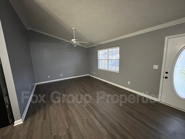 Building Photo - 158 Westscott Dr