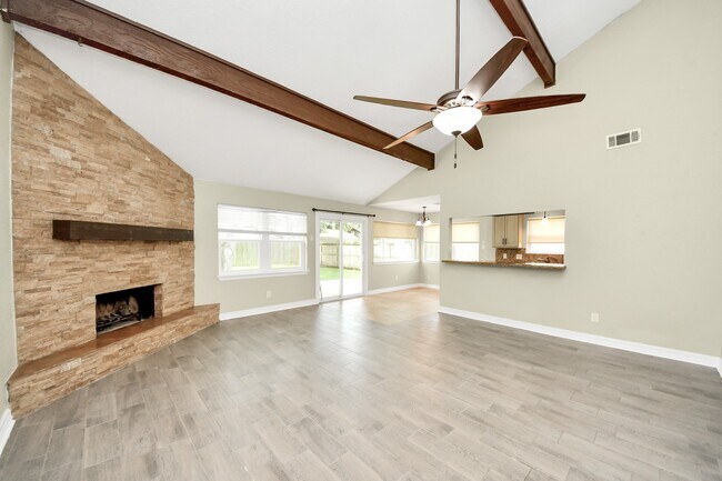 Building Photo - 1104 N Heron Dr