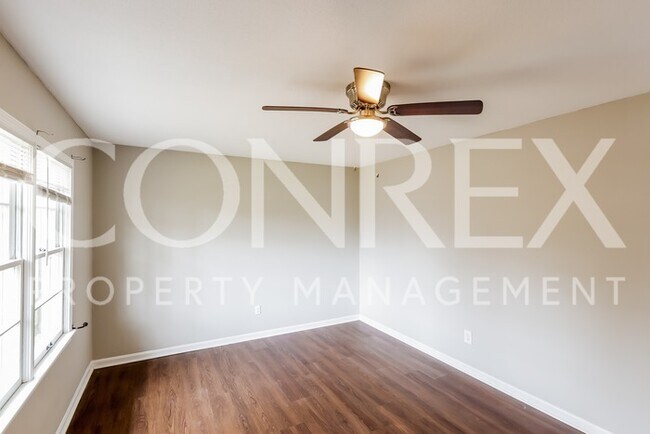 Building Photo - Beautiful 3 Bedroom with Spacious Backyard!