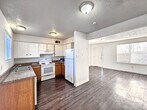 Foto principal - 742 Old Martindale Rd
