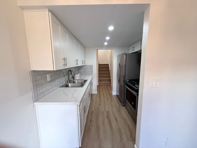 Foto del edificio - 14700 Berendo Ave
