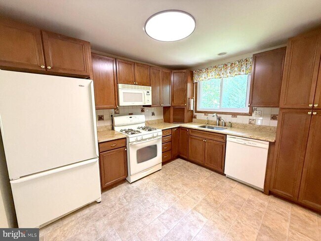 Foto del edificio - 11 Knollwood Dr