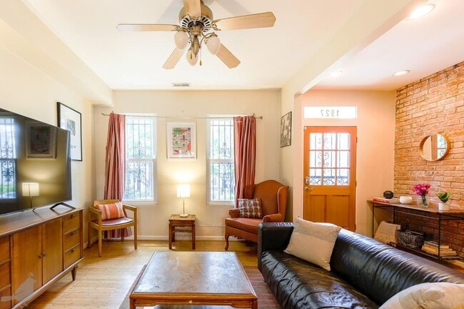 Photo - 1927 First St NE House