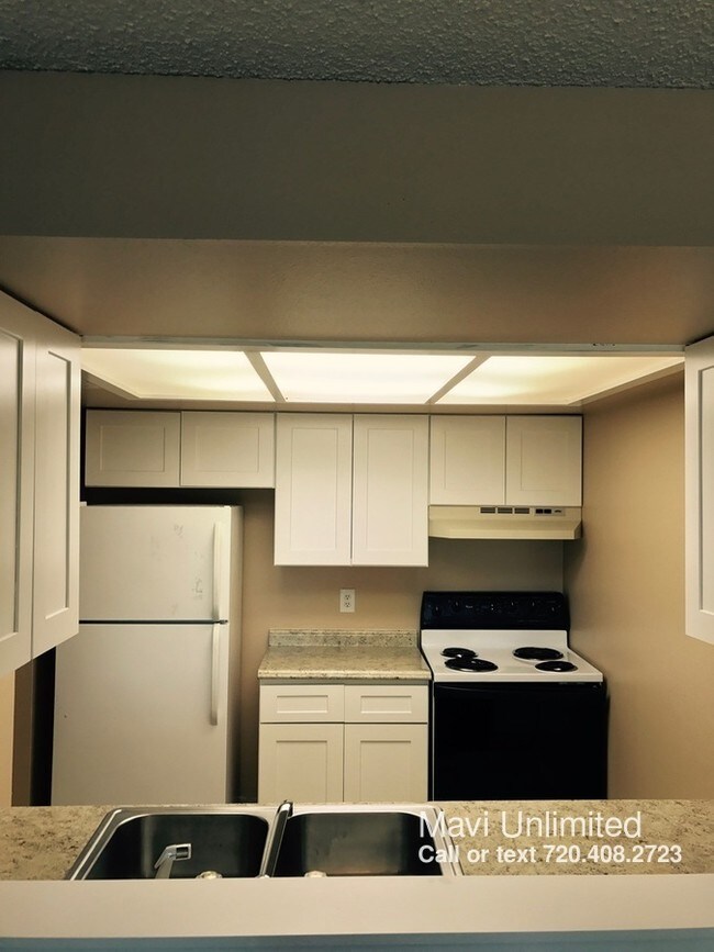 Building Photo - 14066 E Stanford Cir