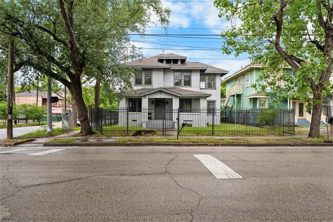 Foto del edificio - 720 W Alabama St