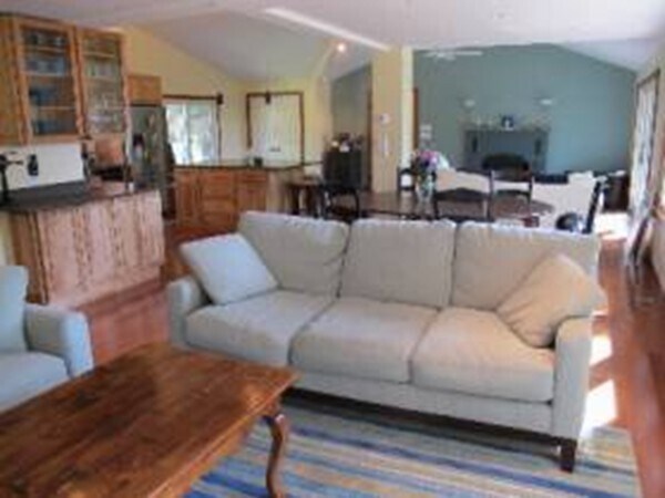 Foto del edificio - 27 Beach Plum Ln