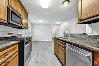 Building Photo - 5813 Cebra St