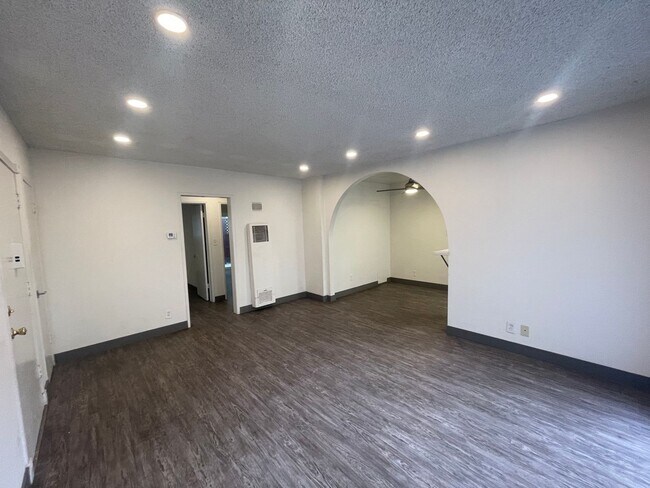 Foto del edificio - 3419-31 Keystone Ave