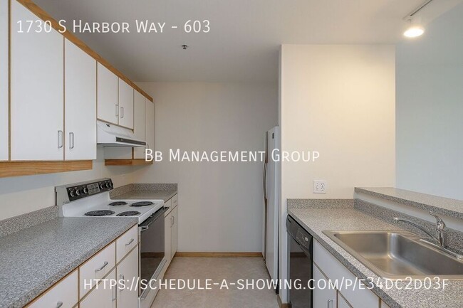Building Photo - 1730 S Harbor Way