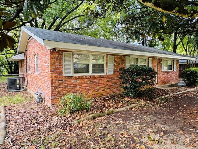 Building Photo - 1106 Lombard Dr